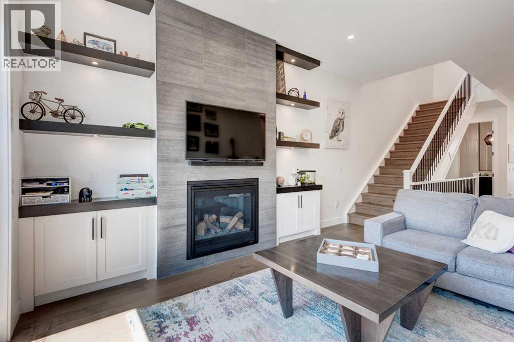 Single Family House for Sale in   Avenue SW North Glenmore Park Calgary 