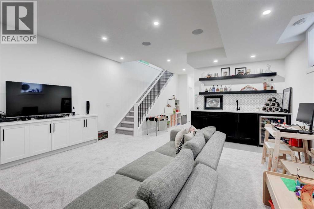 Single Family House for Sale in   Avenue SW North Glenmore Park Calgary 