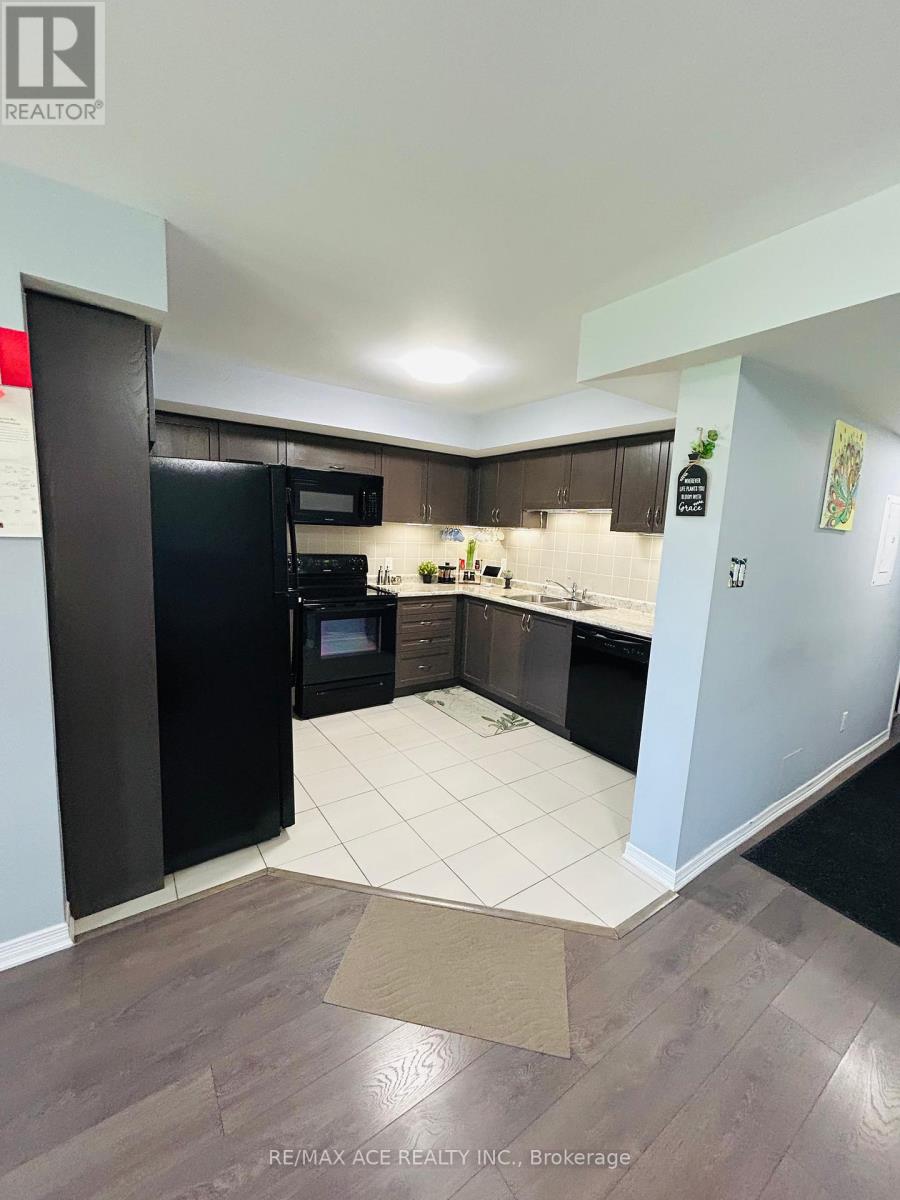 Photo 29 of 8 2441 Greenwich Drive, Oakville ON