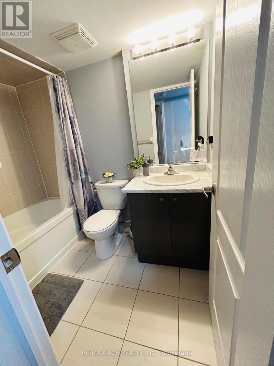 Photo 32 of 8 2441 Greenwich Drive, Oakville ON