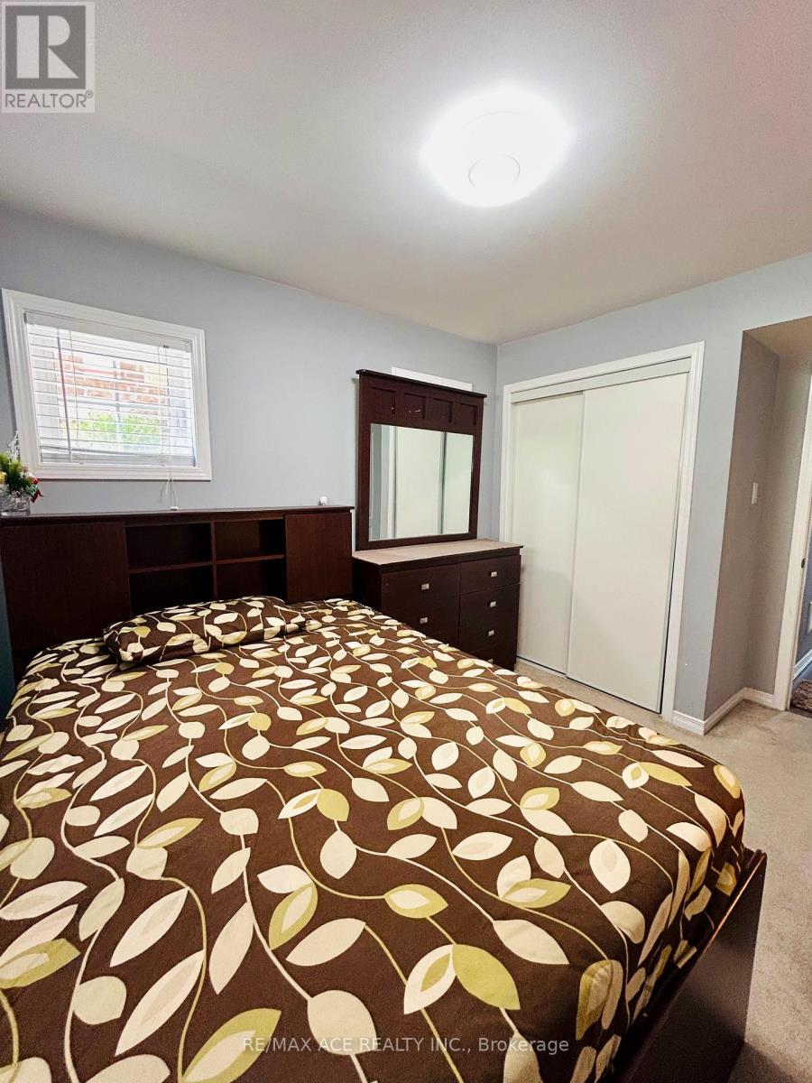 Photo 16 of 8 2441 Greenwich Drive, Oakville ON