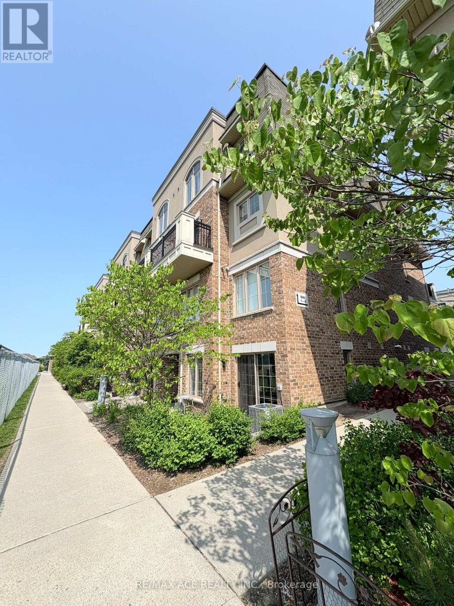 Photo 28 of 8 2441 Greenwich Drive, Oakville ON