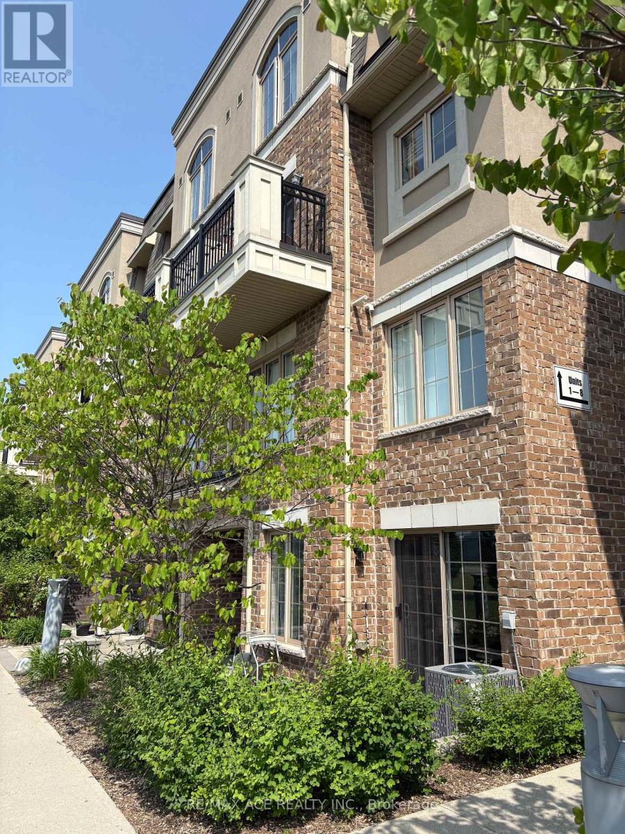 Photo 8 of 8 2441 Greenwich Drive, Oakville ON