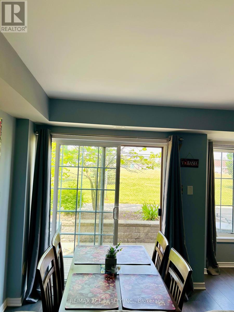 Photo 1 of 8 2441 Greenwich Drive, Oakville ON
