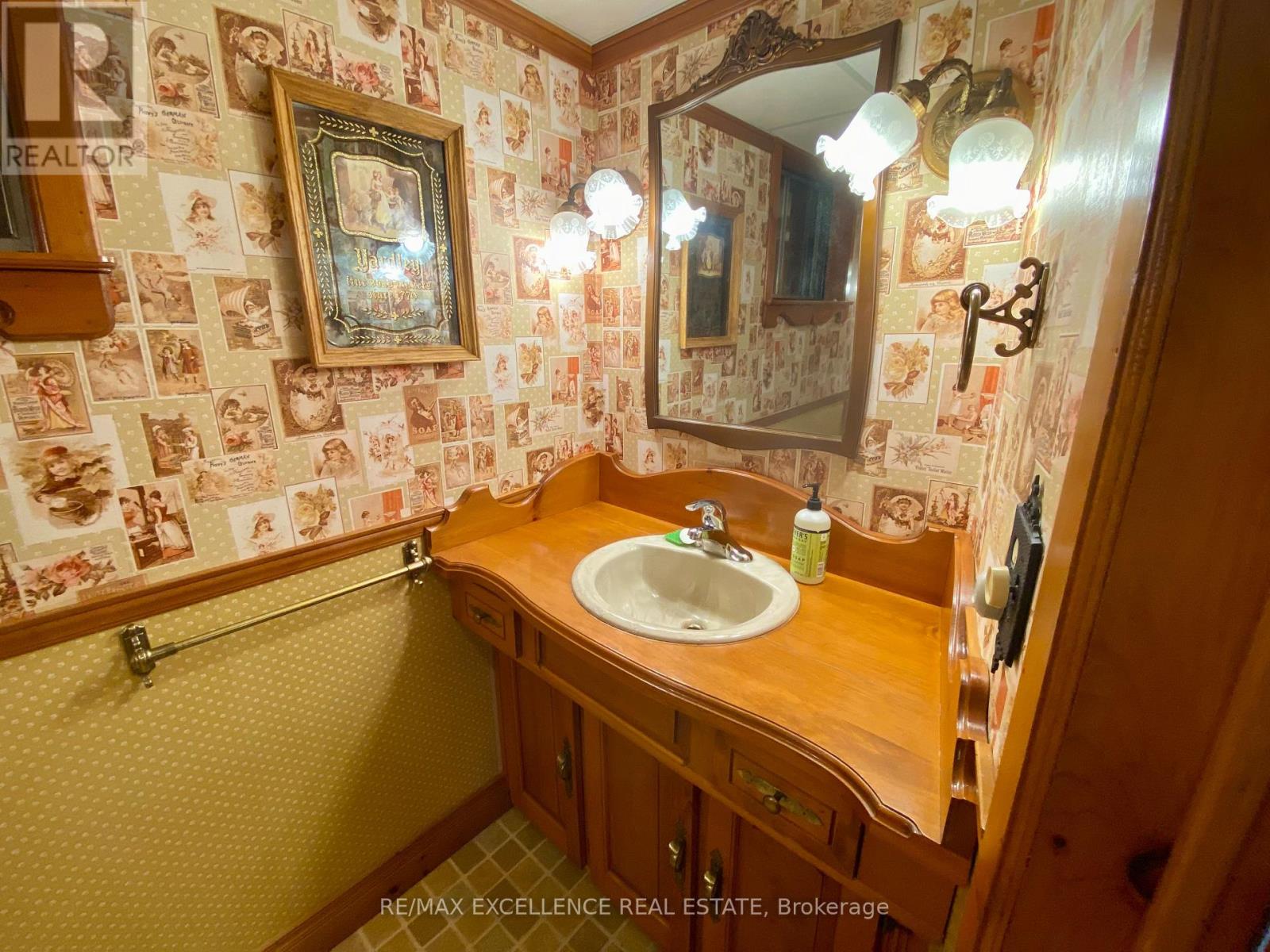 Photo 22 of 485 Gowland Crescent, Milton ON