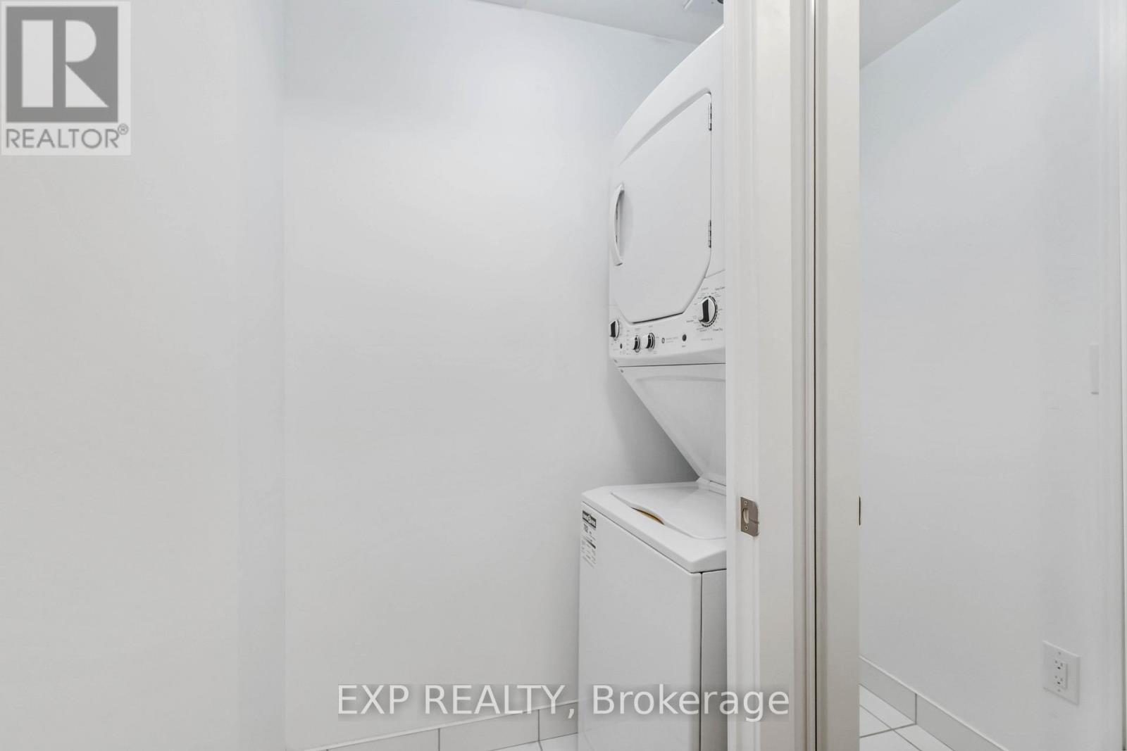 Photo 37 of 807 550 North Service Road, Grimsby ON