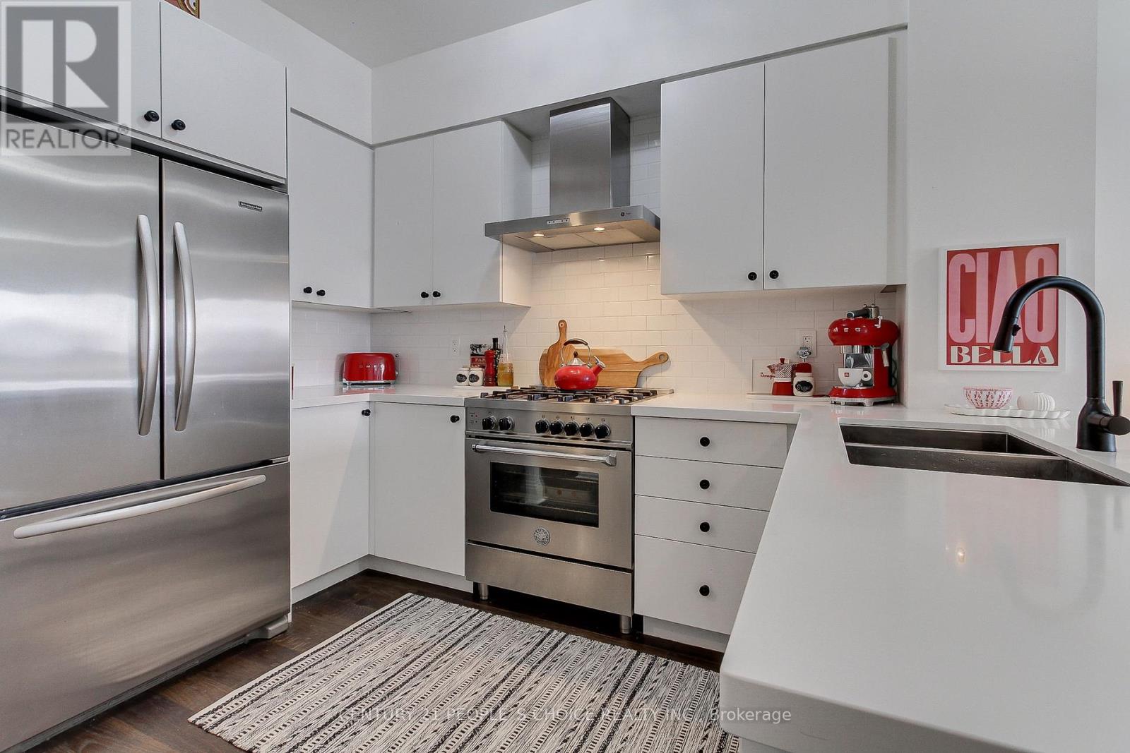 Photo 11 of 706 99 Avenue Road, Toronto ON