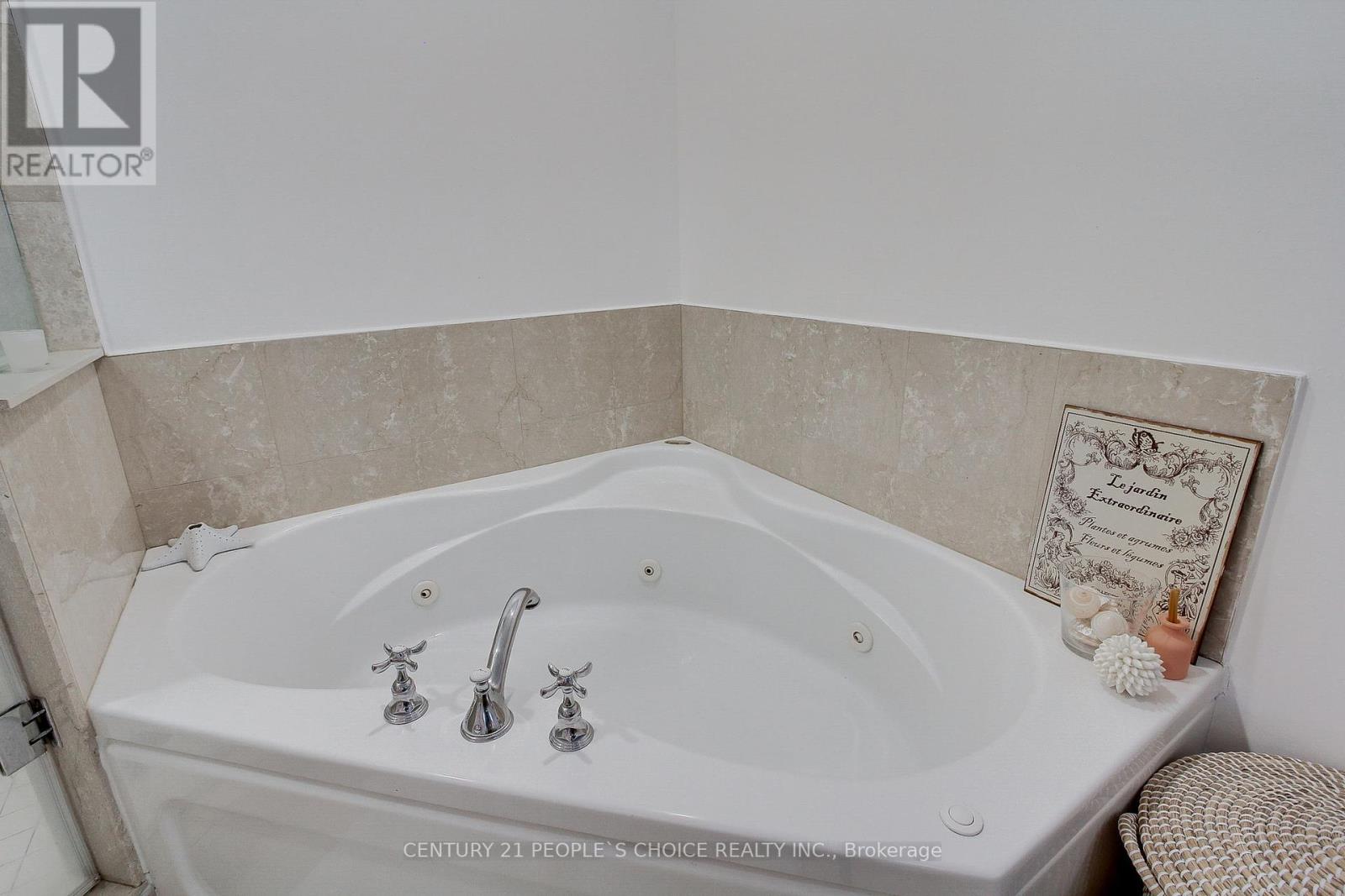 Photo 33 of 706 99 Avenue Road, Toronto ON