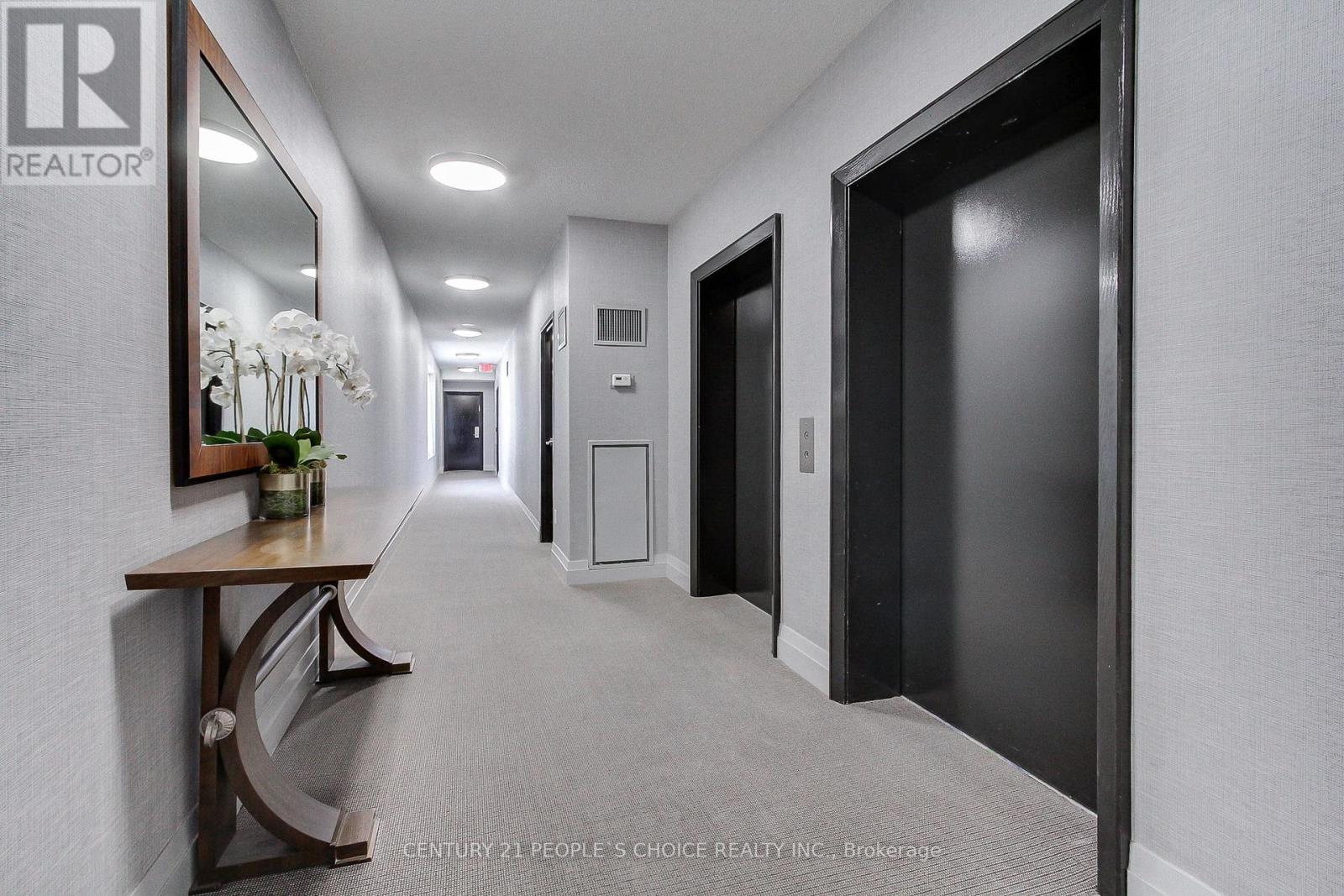 Photo 6 of 706 99 Avenue Road, Toronto ON