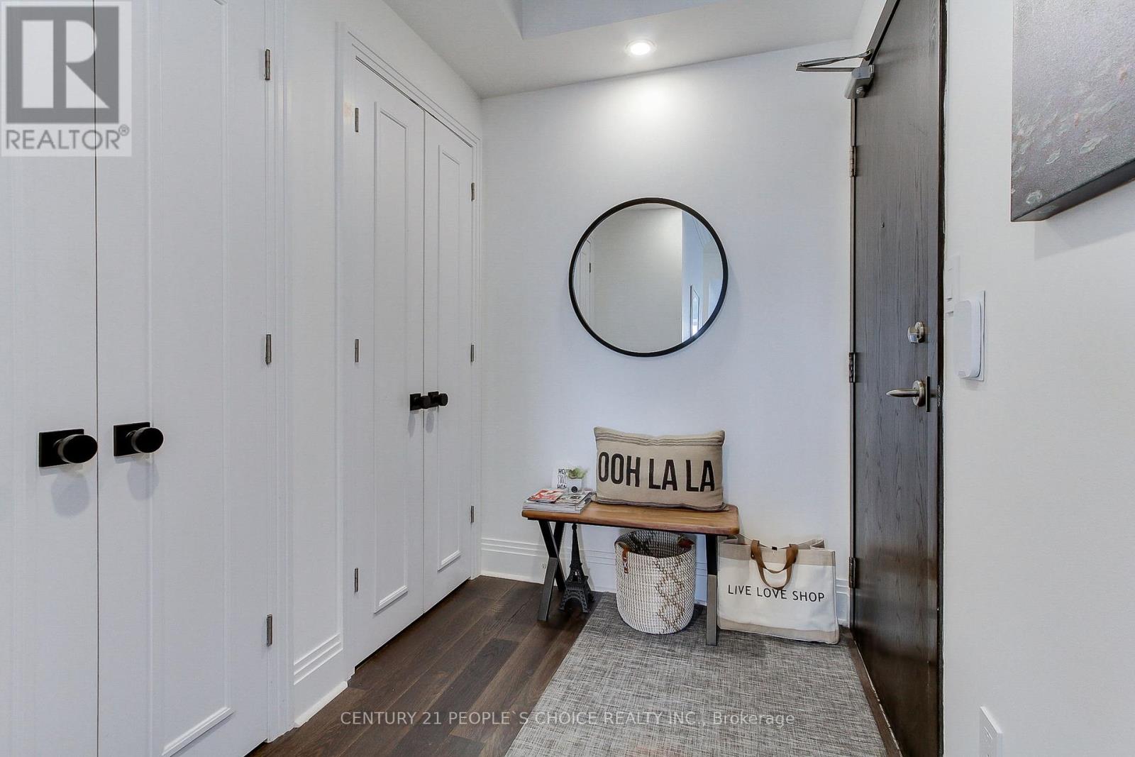 Photo 8 of 706 99 Avenue Road, Toronto ON