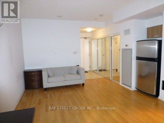 Photo 1 of 2805 38 Grenville Street, Toronto ON