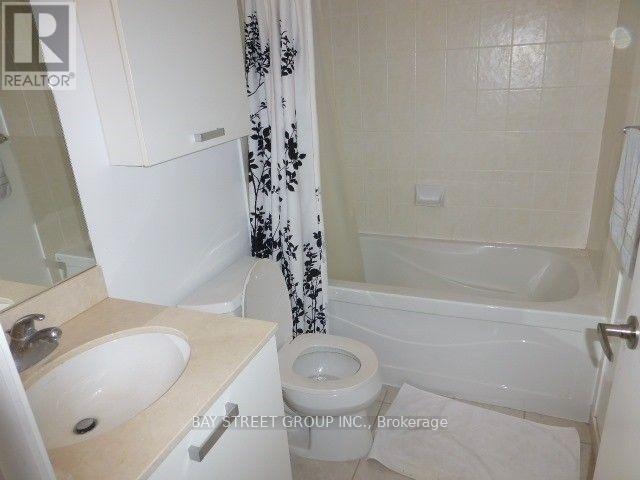 Photo 10 of 2805 38 Grenville Street, Toronto ON