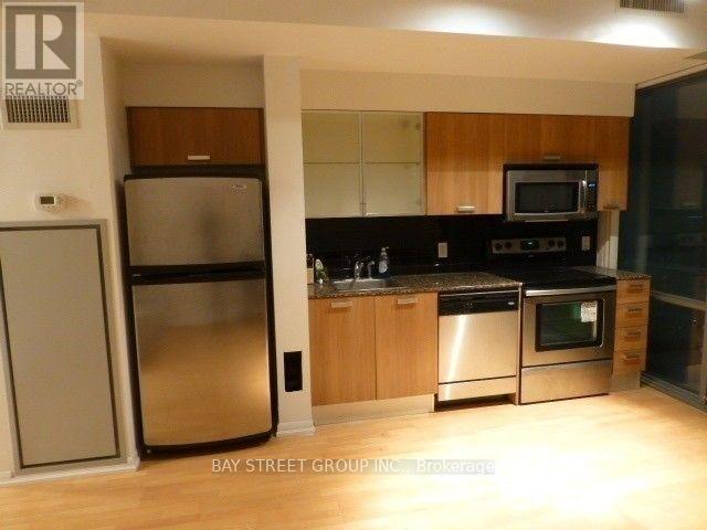 Photo 2 of 2805 38 Grenville Street, Toronto ON