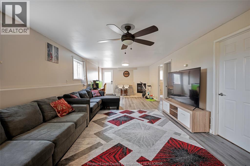 Photo 7 of 4574 Tumbleweed Crescent, Windsor ON