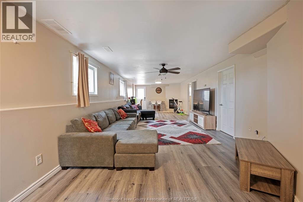 Photo 12 of 4574 Tumbleweed Crescent, Windsor ON