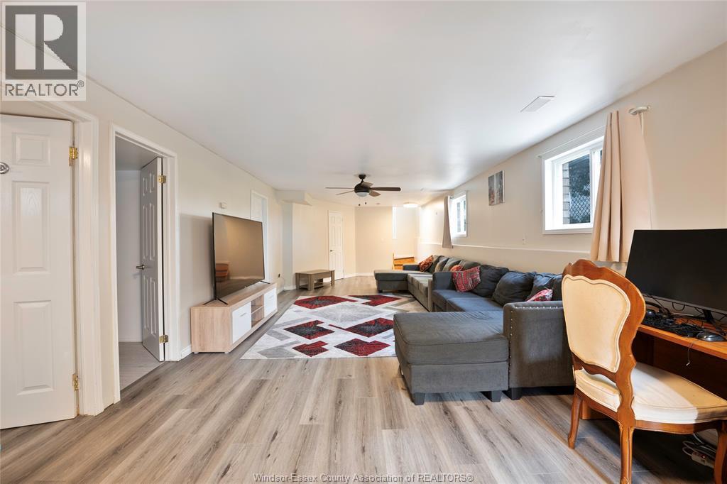 Photo 15 of 4574 Tumbleweed Crescent, Windsor ON