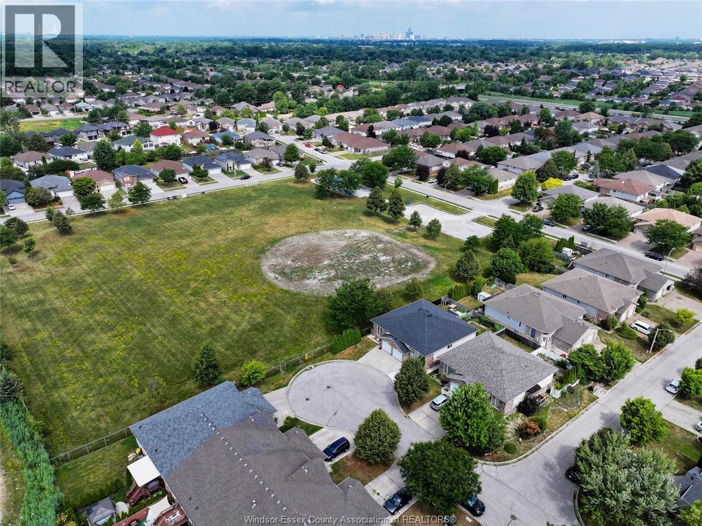 Photo 20 of 4574 Tumbleweed Crescent, Windsor ON