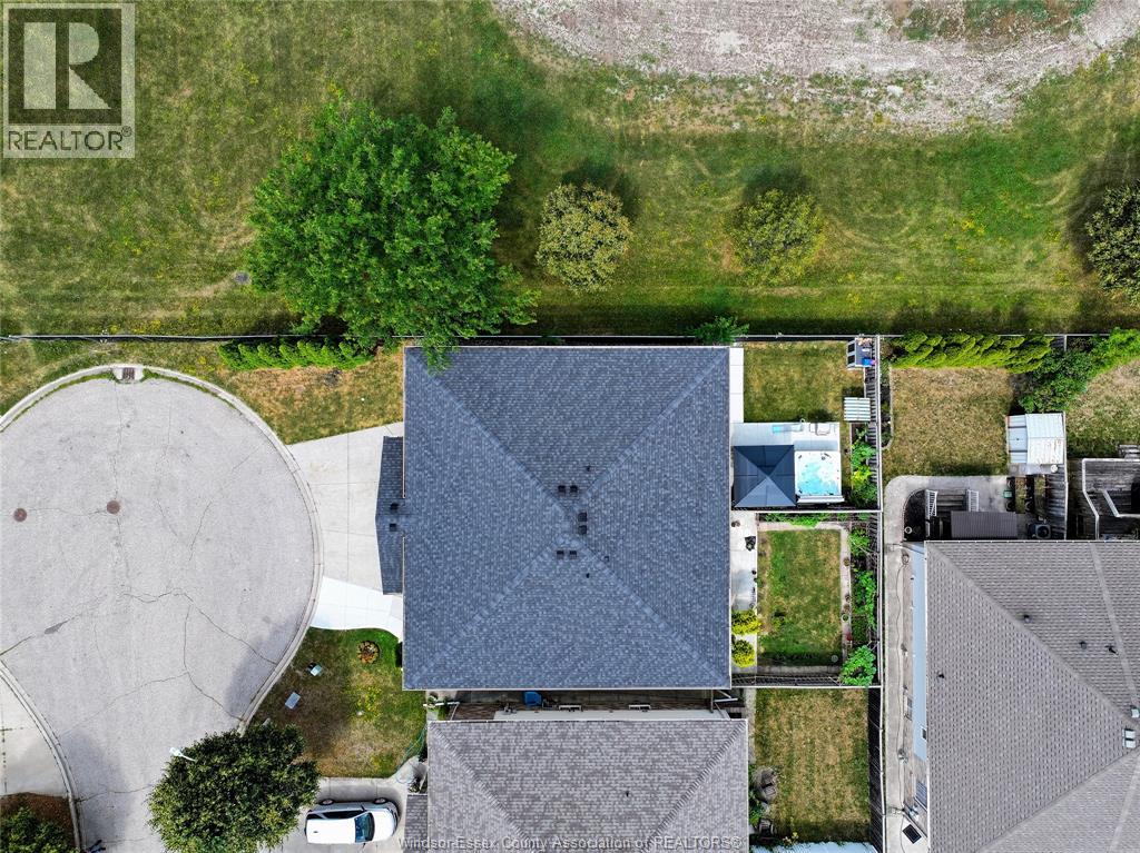 Photo 37 of 4574 Tumbleweed Crescent, Windsor ON