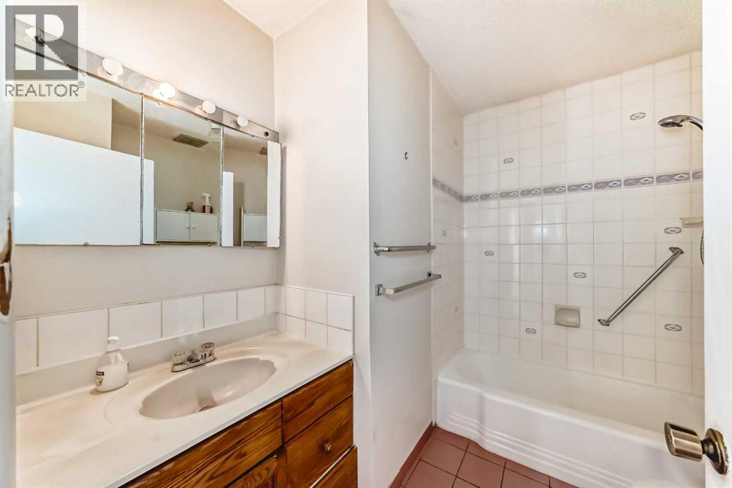 Single Family House Bungalow for Sale in   Avenue NW Bowness Calgary 