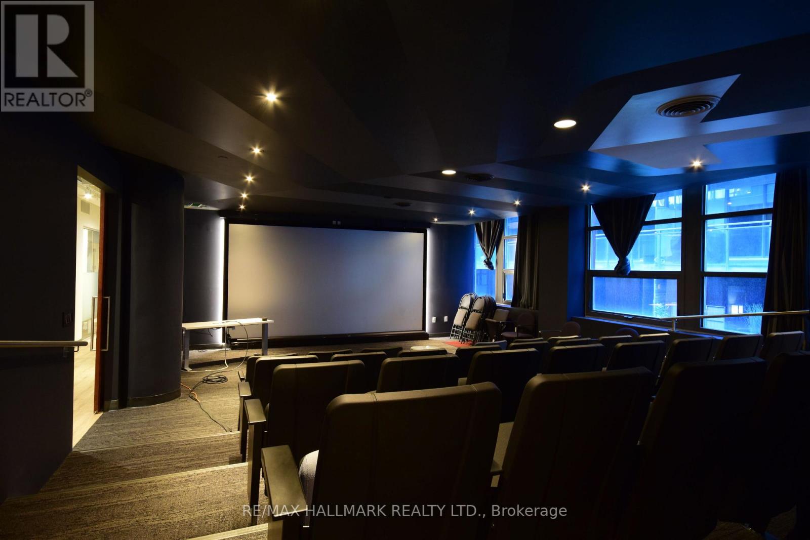 Photo 7 of 400 A 100 Broadview Avenue, Toronto ON