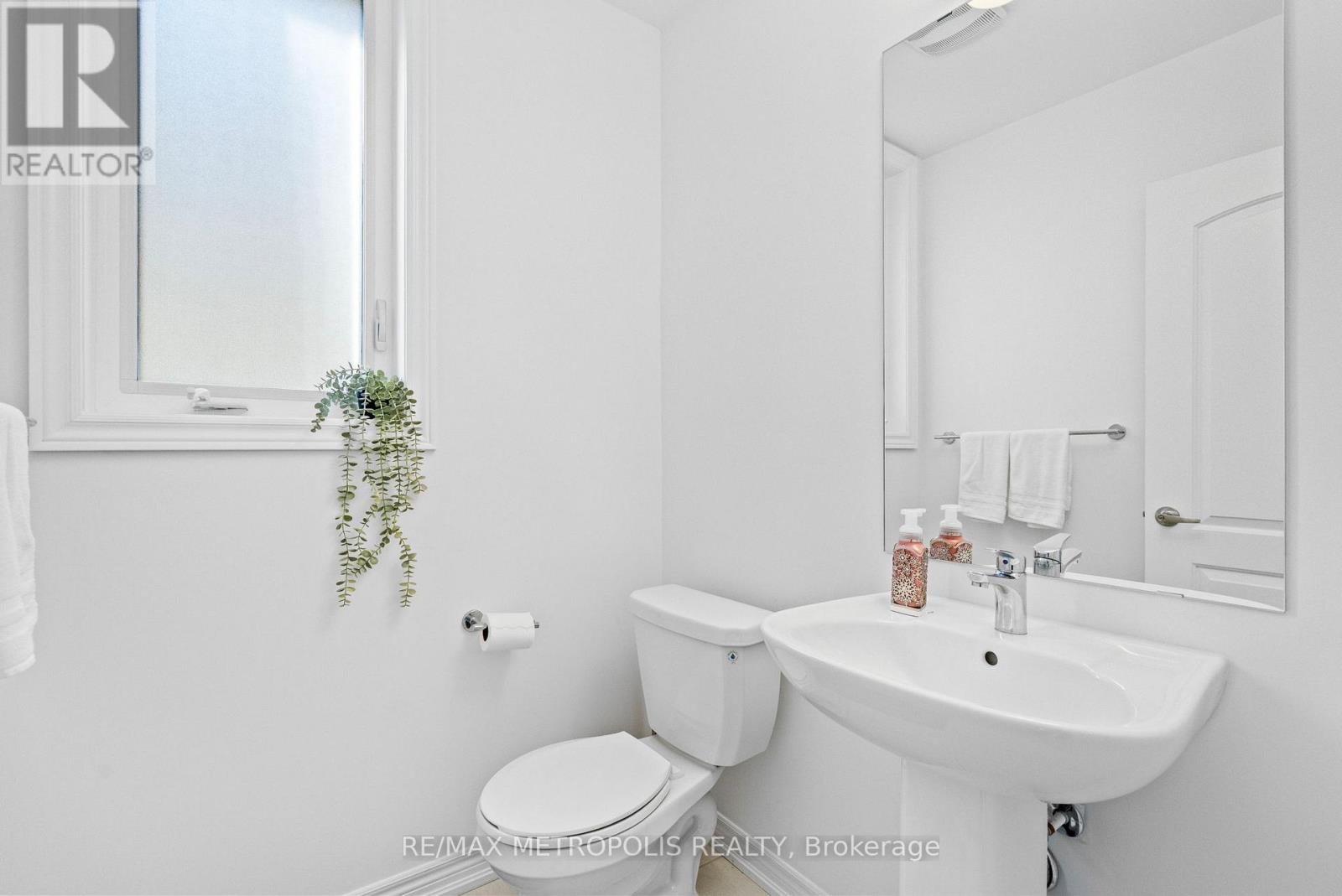 Photo 33 of 2028 Verne Bowen Street, Oshawa ON