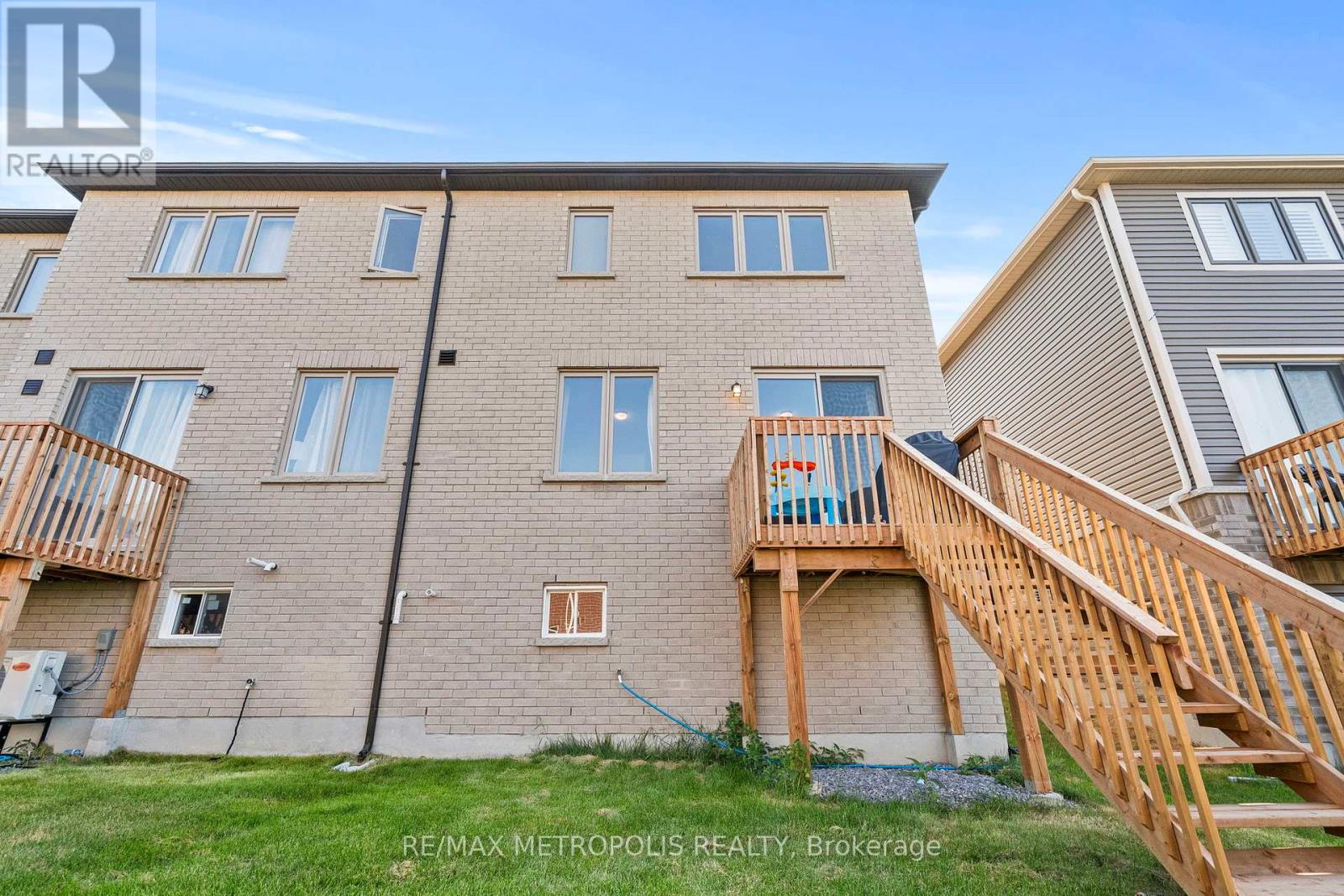 Photo 27 of 2028 Verne Bowen Street, Oshawa ON