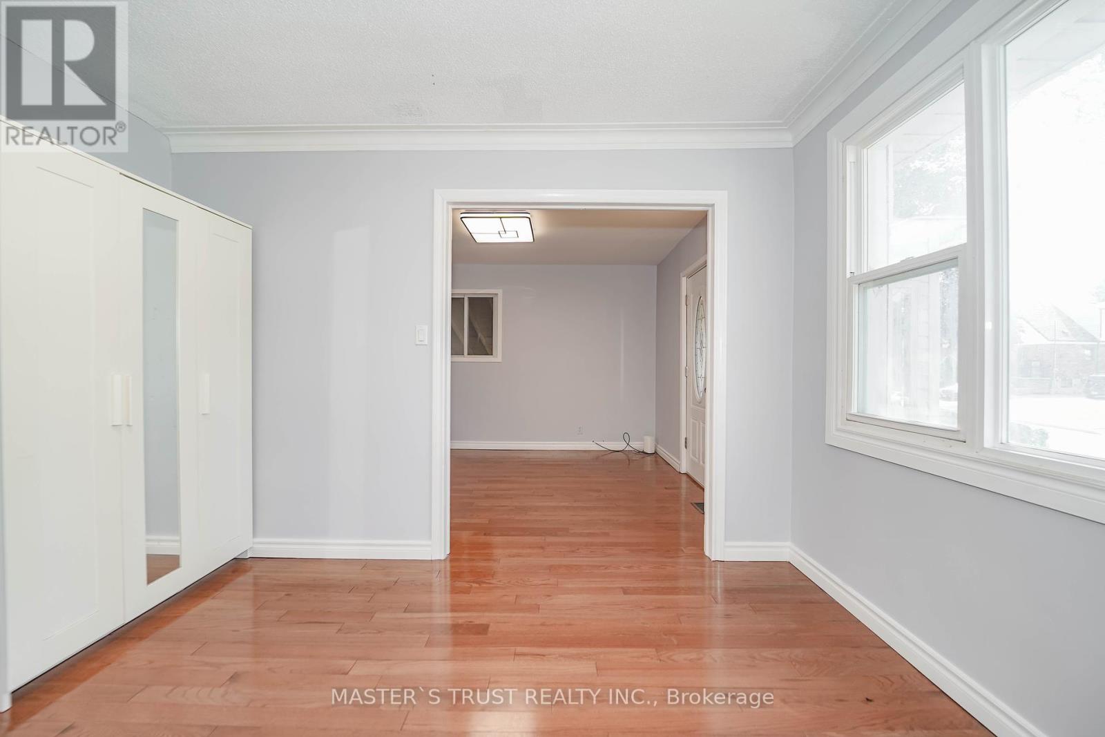 Photo 1 of 10 Valerie Road, Toronto ON