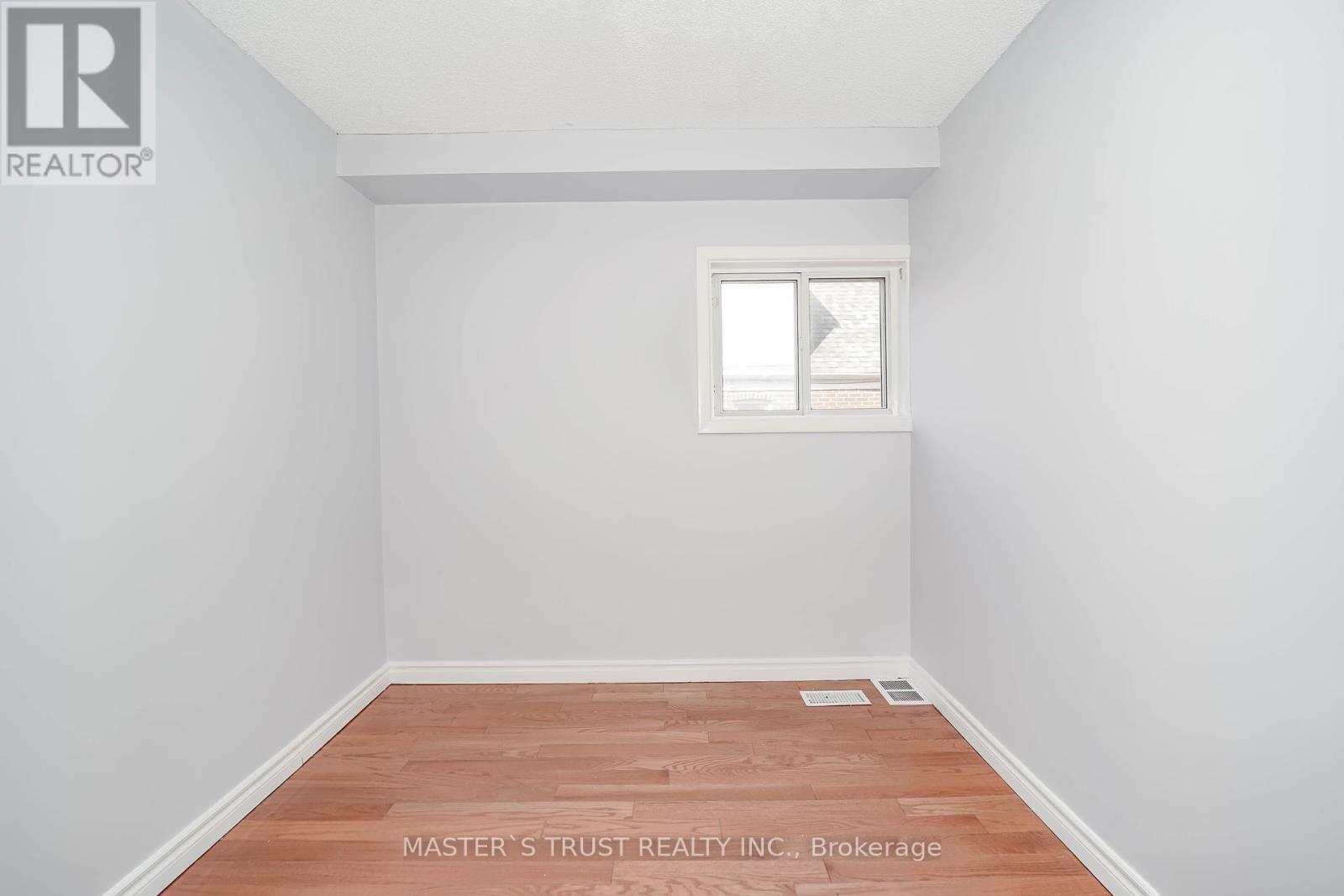 Photo 8 of 10 Valerie Road, Toronto ON