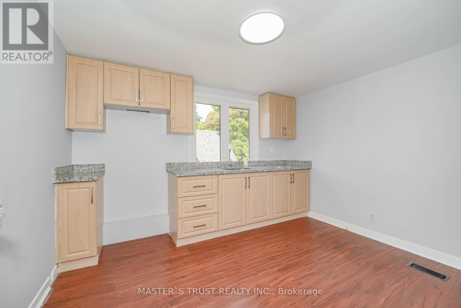 Photo 3 of 10 Valerie Road, Toronto ON