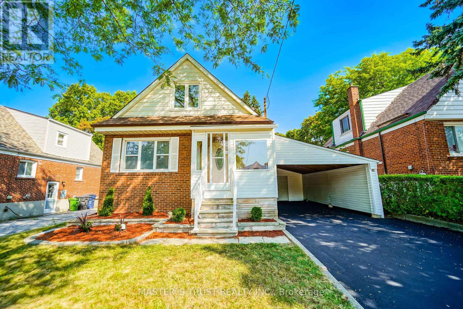 Photo 14 of 10 Valerie Road, Toronto ON