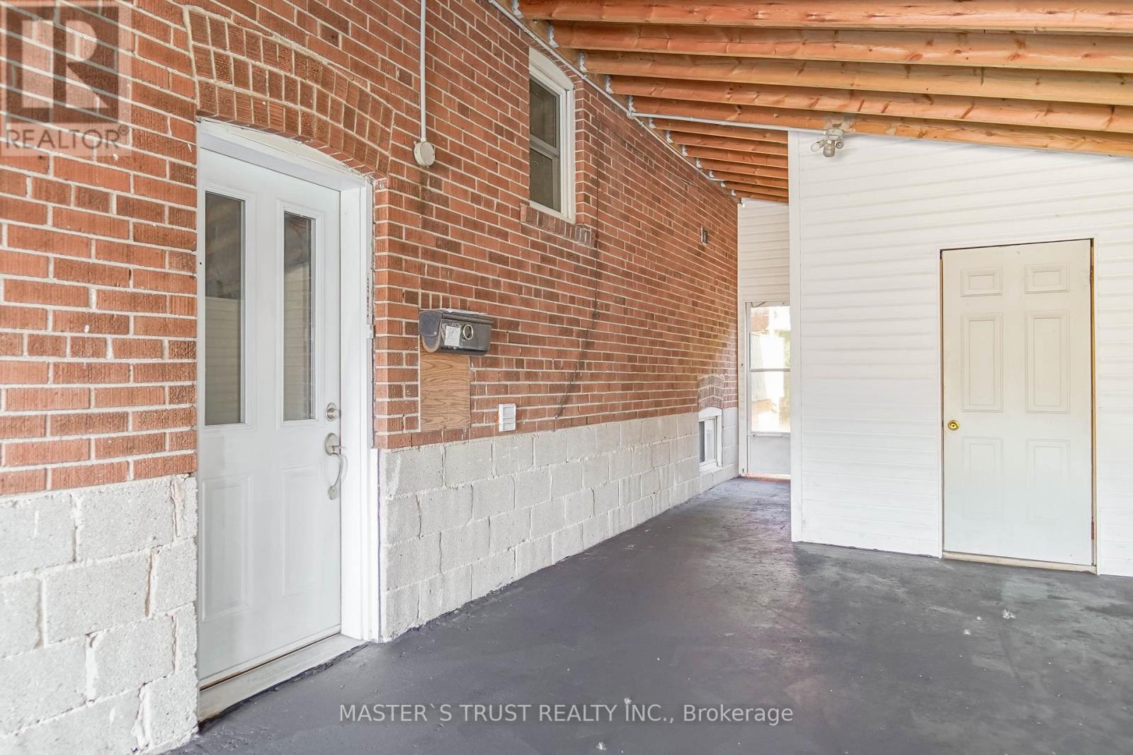 Photo 7 of 10 Valerie Road, Toronto ON