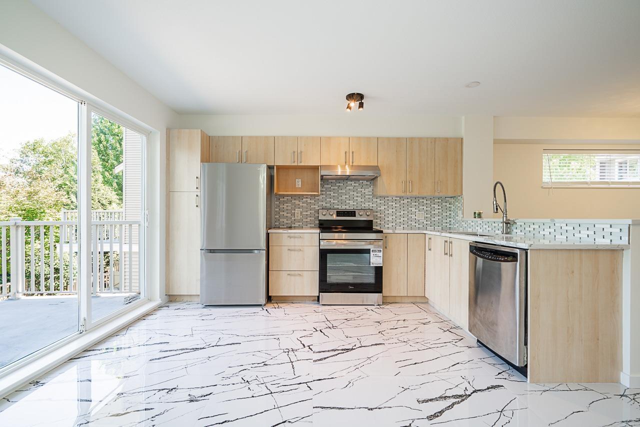 Photo 14 of 52 15155 62 A Avenue, Surrey BC