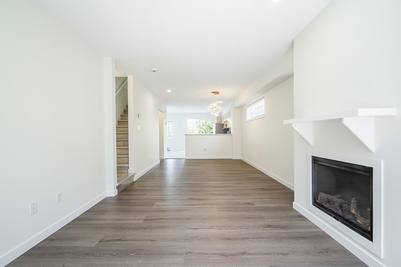 Photo 10 of 52 15155 62 A Avenue, Surrey BC