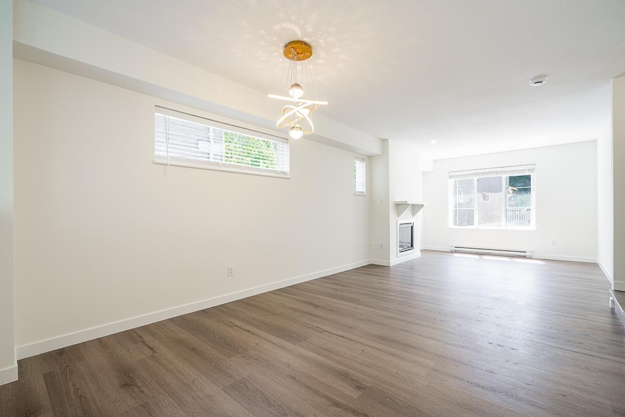 Photo 8 of 52 15155 62 A Avenue, Surrey BC