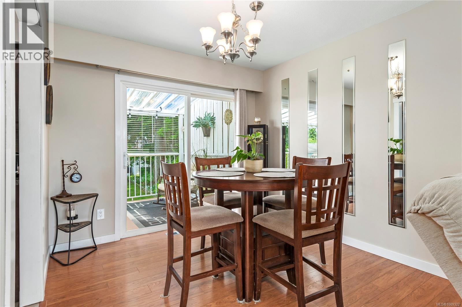 Photo 16 of 183 Dogwood St S, Campbell River BC