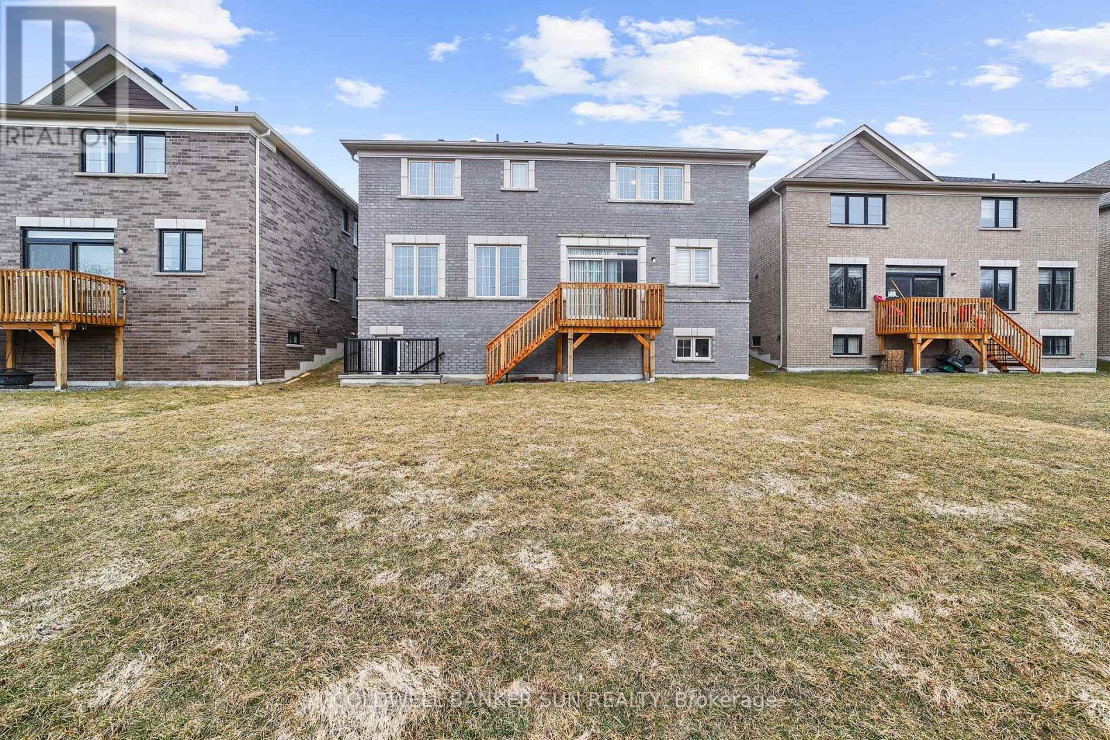 Photo 32 of 15 Hummingbird Grove E, Adjalatosorontio ON