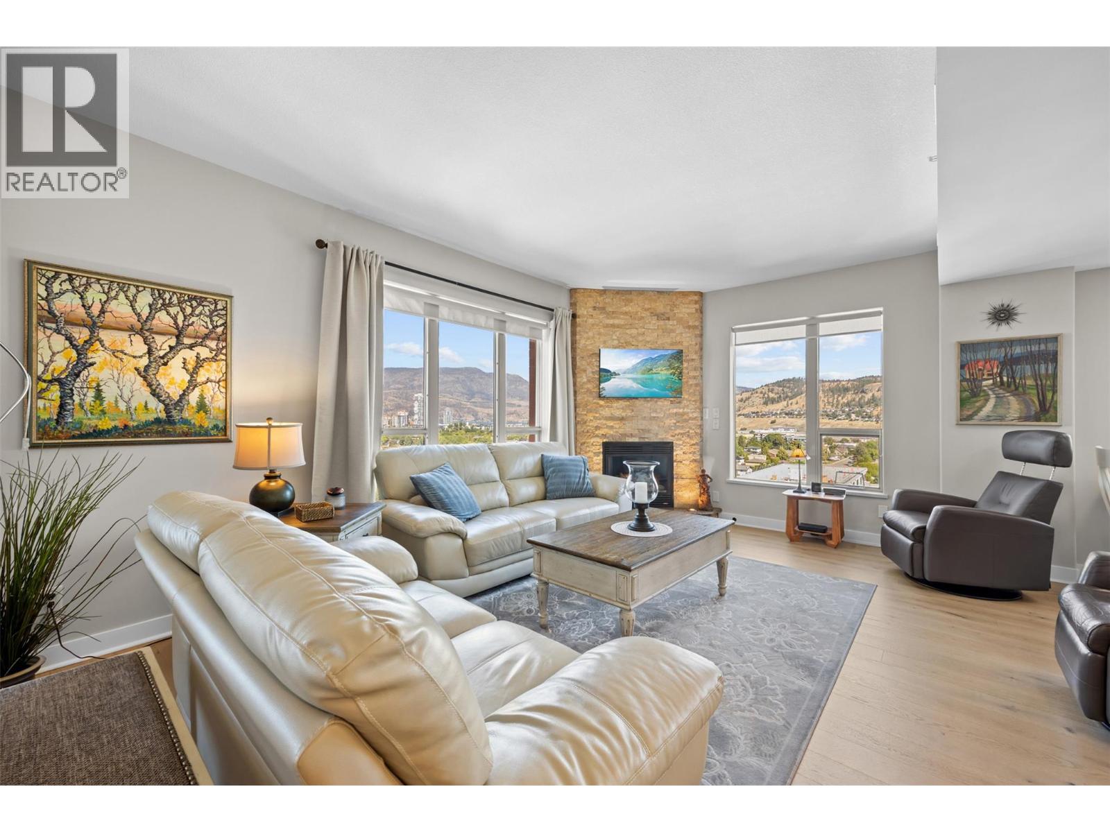 Photo 3 of 1160 Bernard Avenue Unit 1109, Kelowna BC