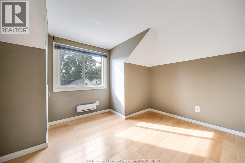 Photo 9 of 1018 Cataraqui Street, Windsor ON