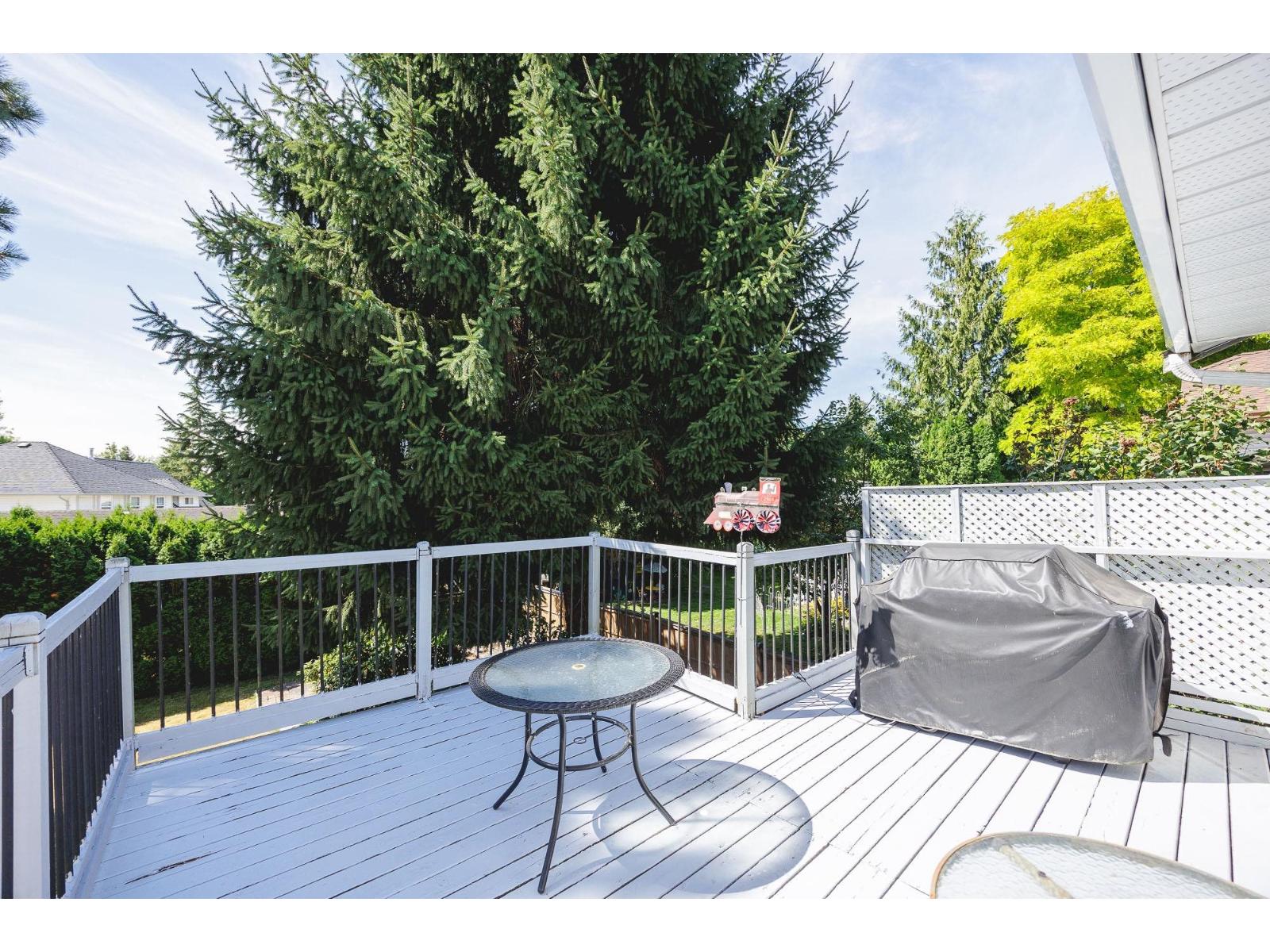 Photo 32 of 17384 61 A Avenue, Surrey BC