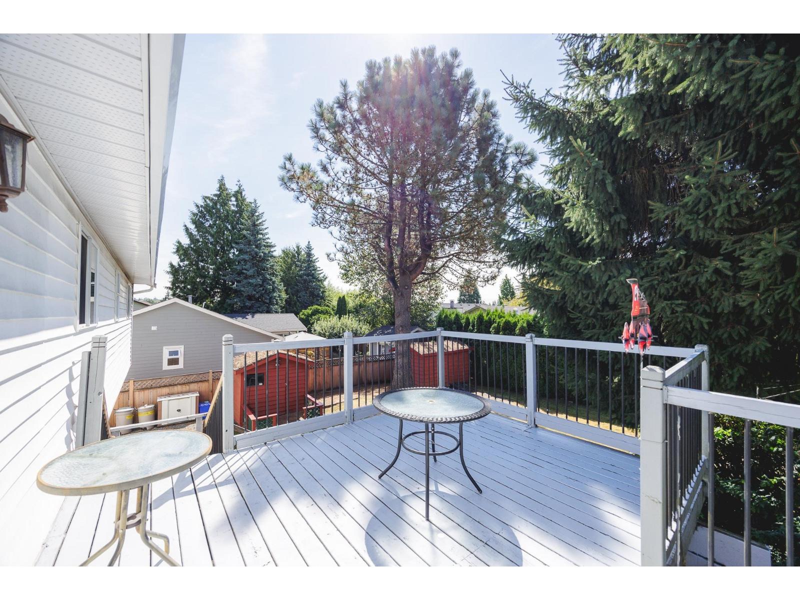 Photo 31 of 17384 61 A Avenue, Surrey BC