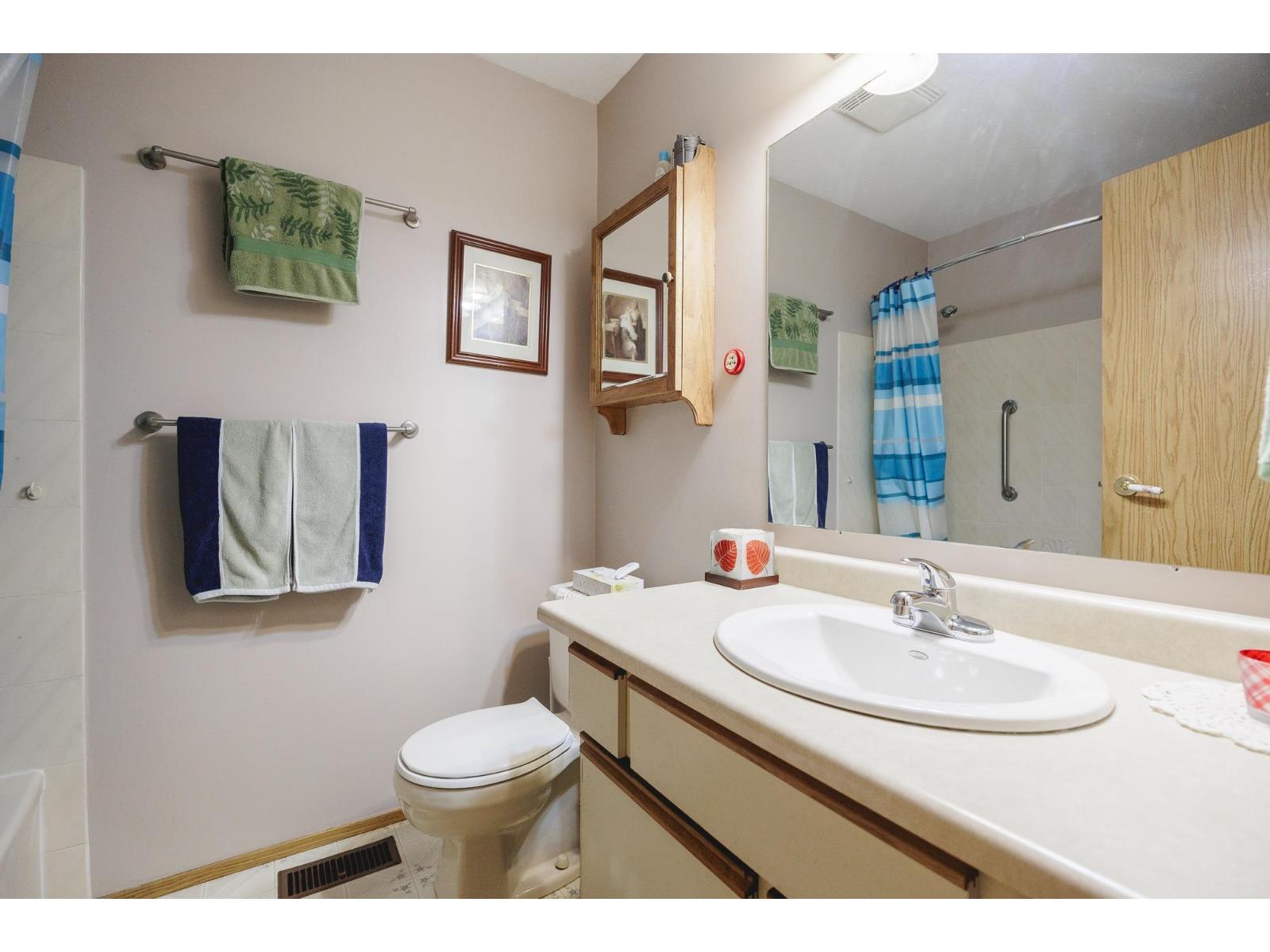 Photo 23 of 17384 61 A Avenue, Surrey BC