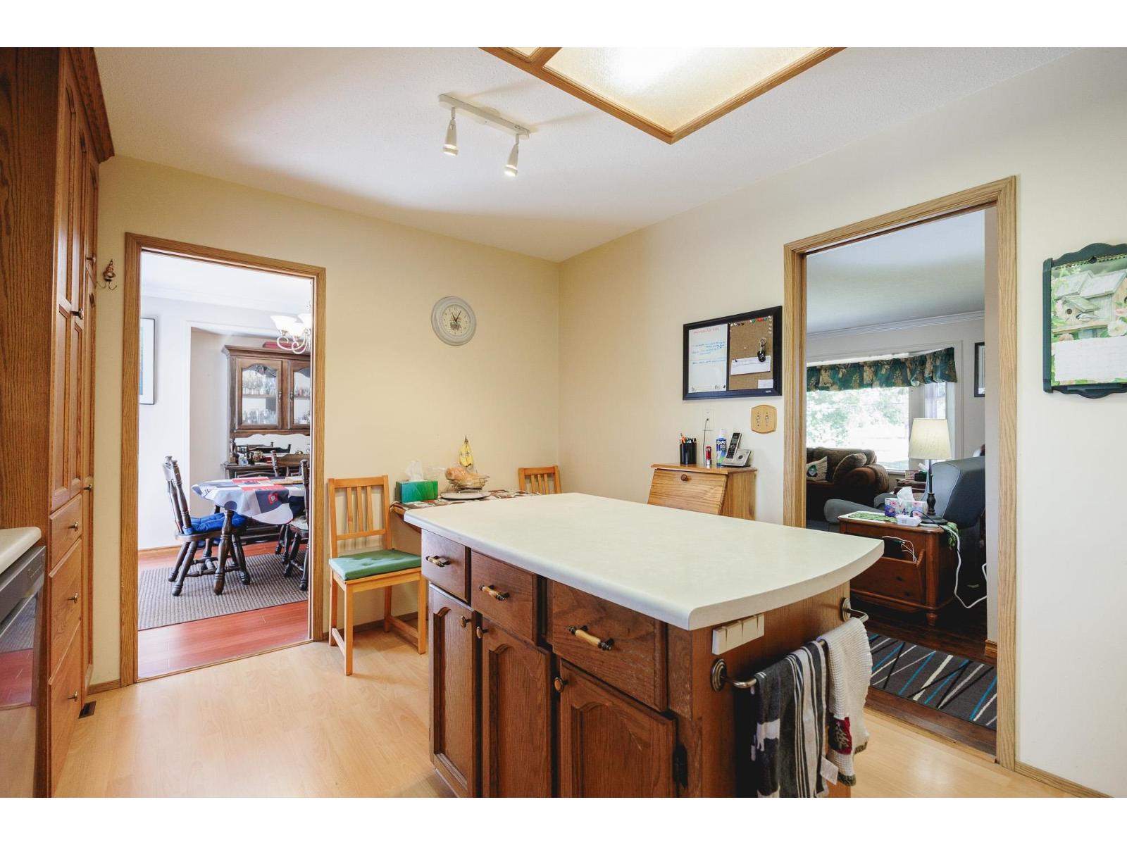 Photo 10 of 17384 61 A Avenue, Surrey BC
