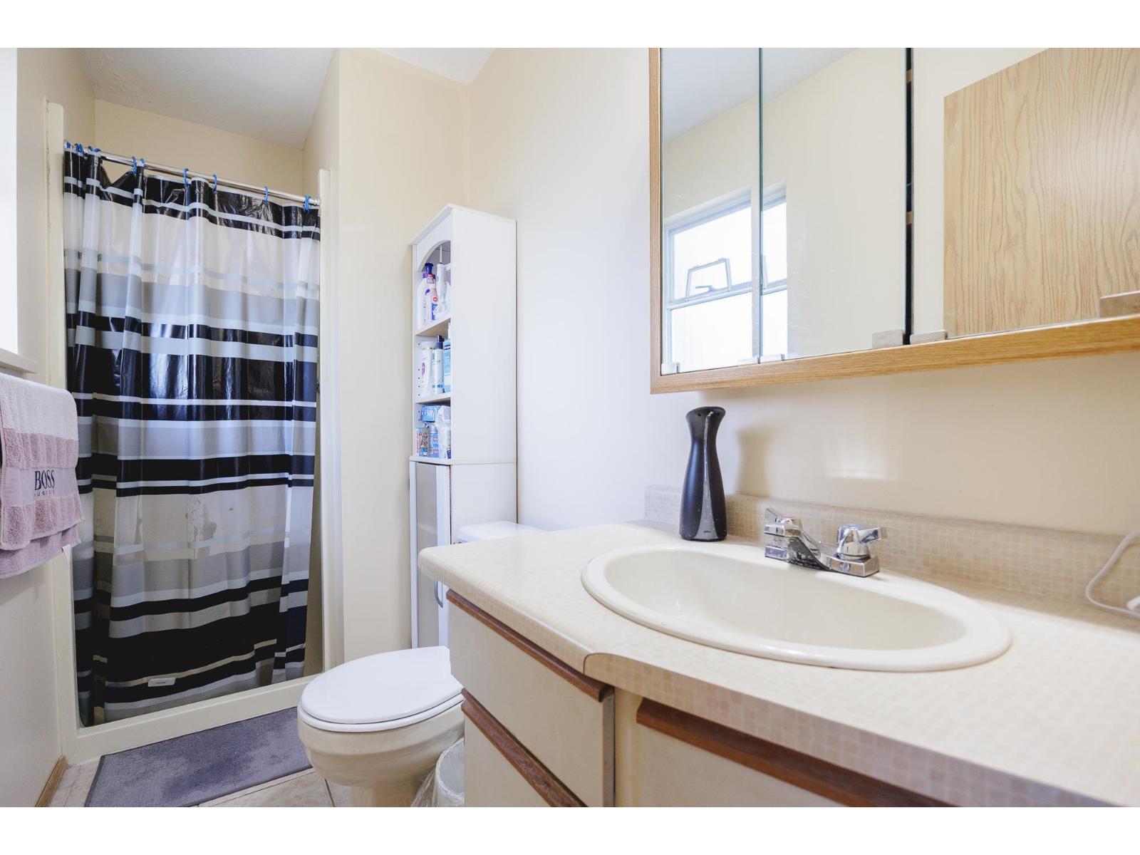 Photo 18 of 17384 61 A Avenue, Surrey BC