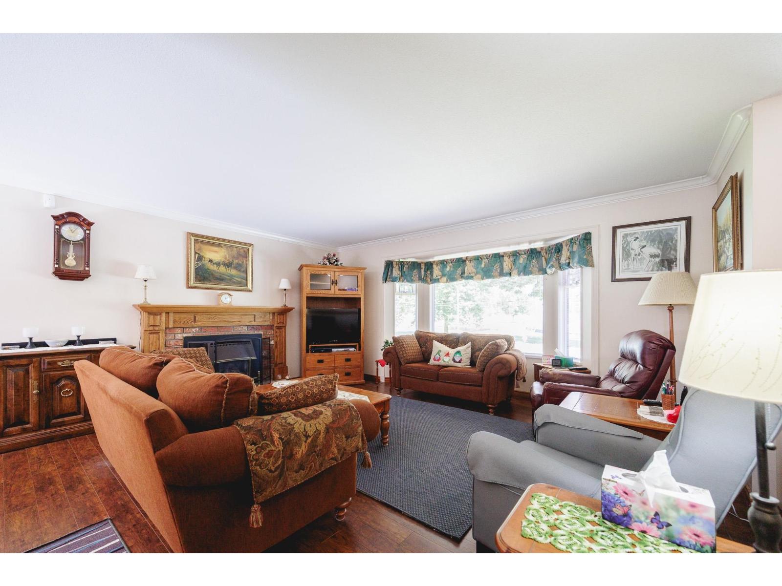 Photo 14 of 17384 61 A Avenue, Surrey BC