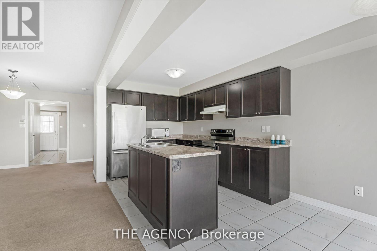 Photo 20 of 42 570 Linden Drive, Cambridge ON
