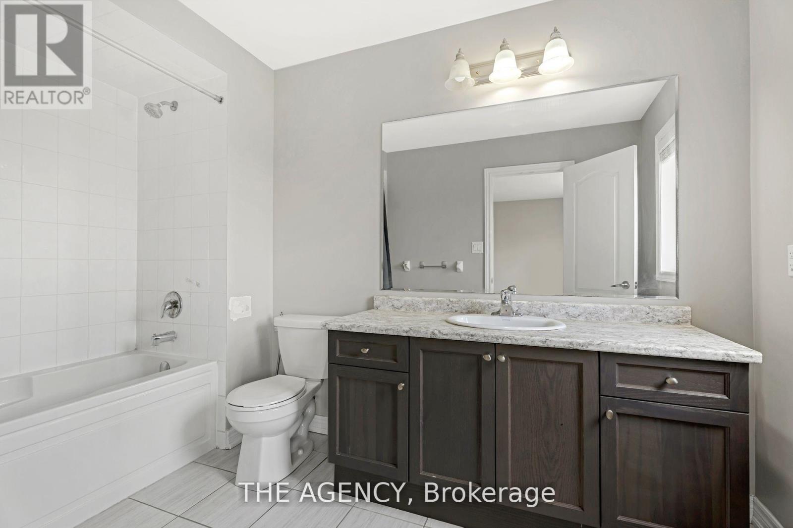 Photo 14 of 42 570 Linden Drive, Cambridge ON