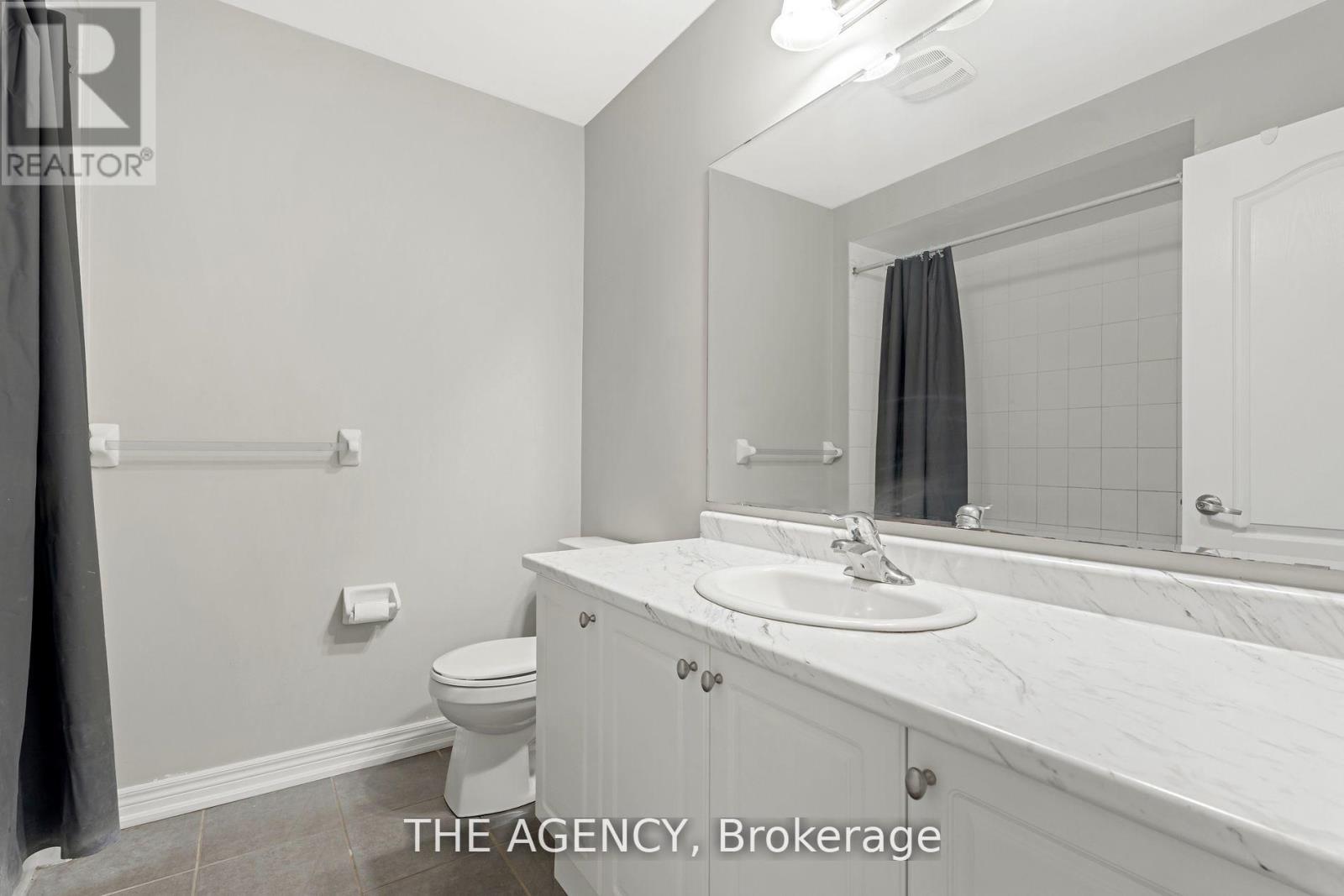 Photo 17 of 42 570 Linden Drive, Cambridge ON