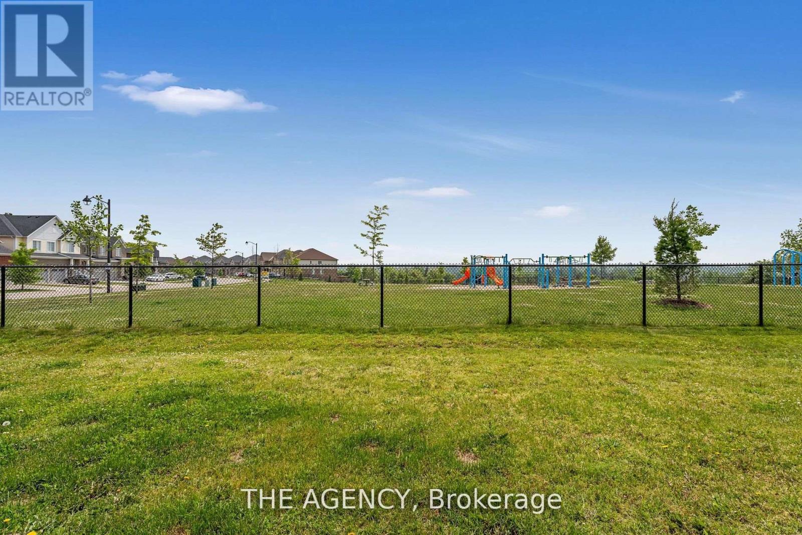 Photo 16 of 42 570 Linden Drive, Cambridge ON