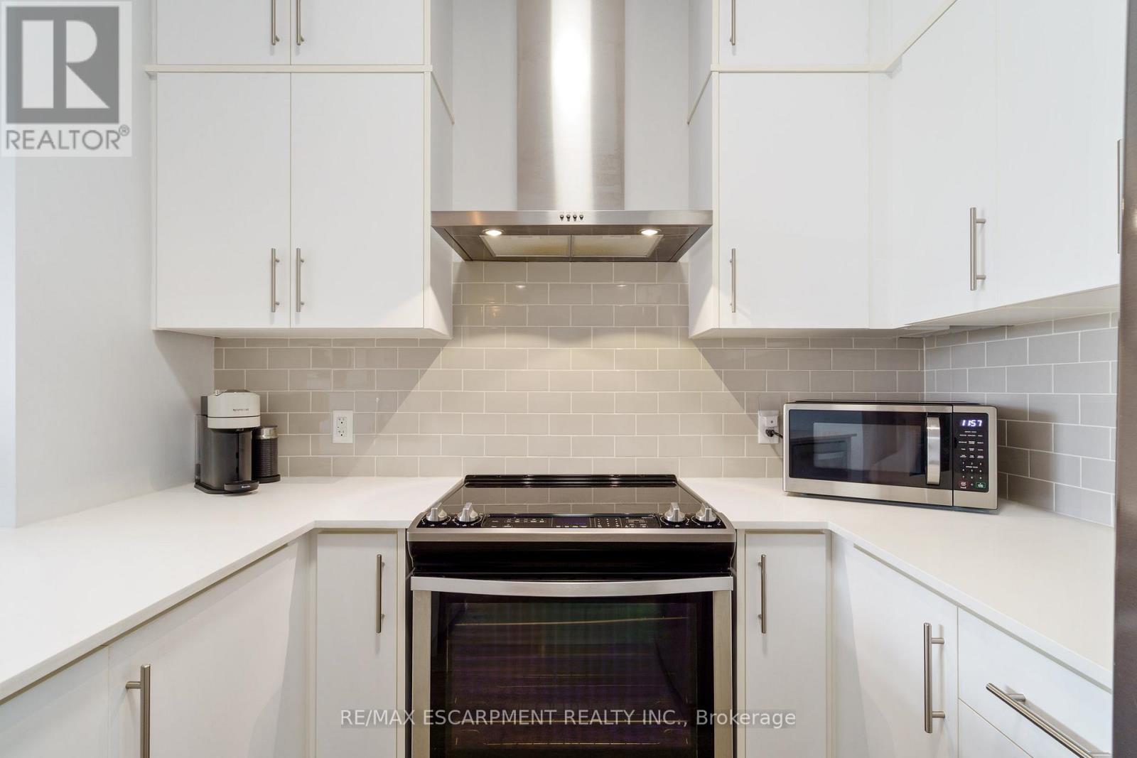 Single Family House for Sale in    REDFERN AVENUE Hamilton (Mountview) 