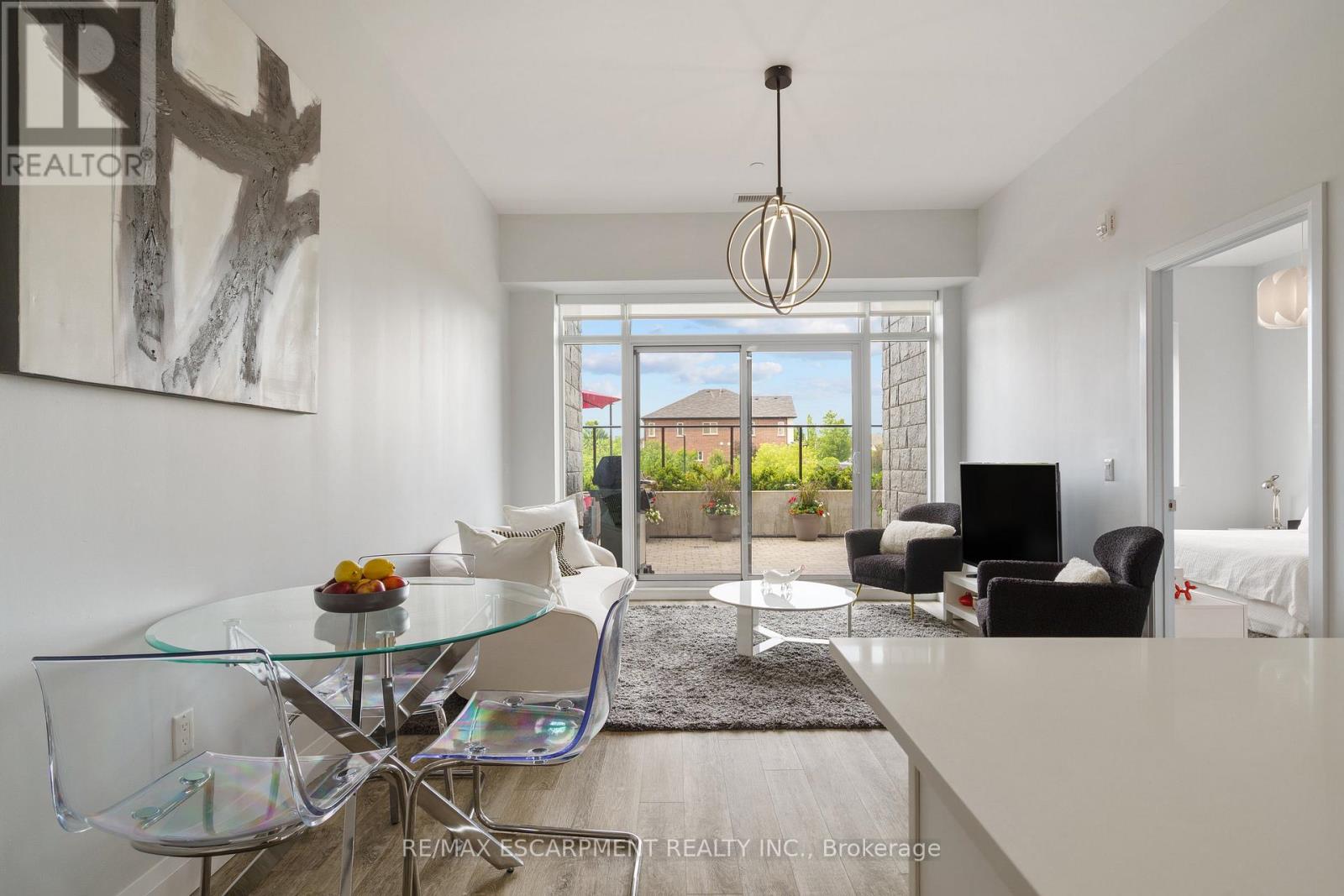 Single Family House for Sale in    REDFERN AVENUE Hamilton (Mountview) 